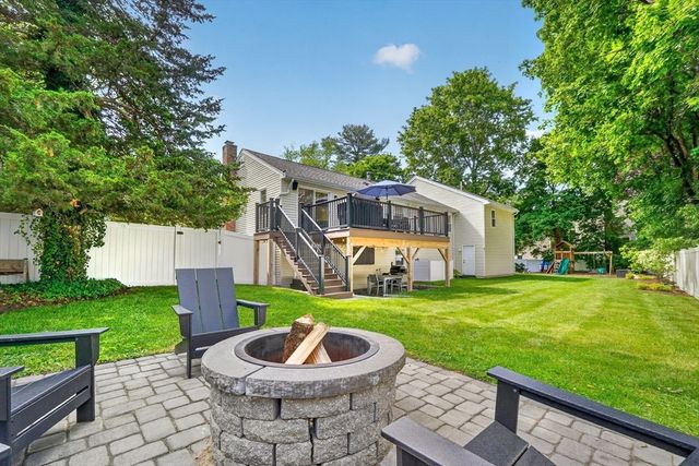 21 Hancock St, Bedford, MA 01730