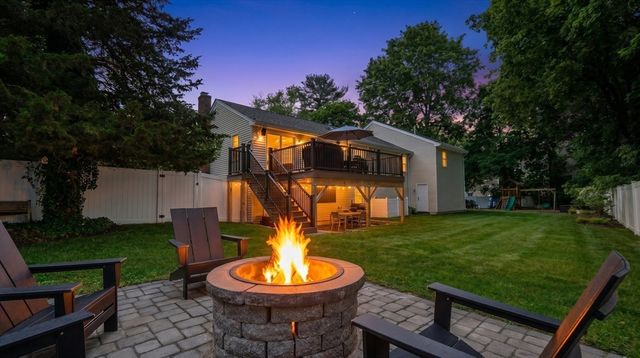 21 Hancock St, Bedford, MA 01730