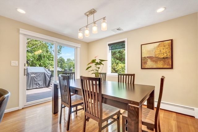 21 Hancock St, Bedford, MA 01730