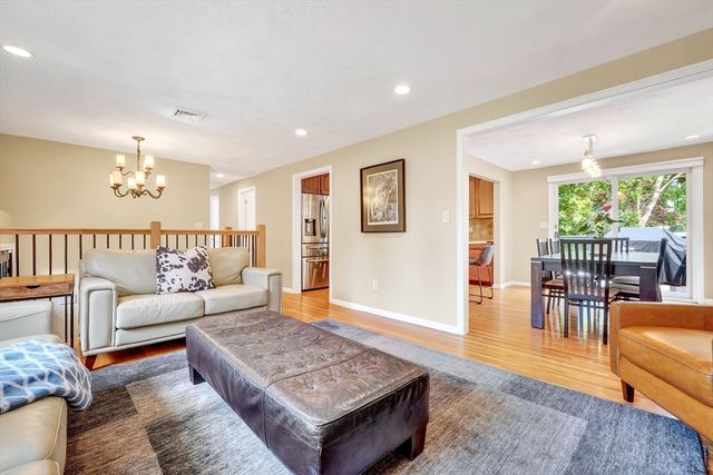21 Hancock St, Bedford, MA 01730
