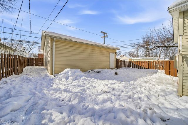 352 E 328th Street, Willowick, OH 44095