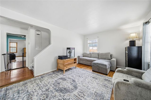 352 E 328th Street, Willowick, OH 44095