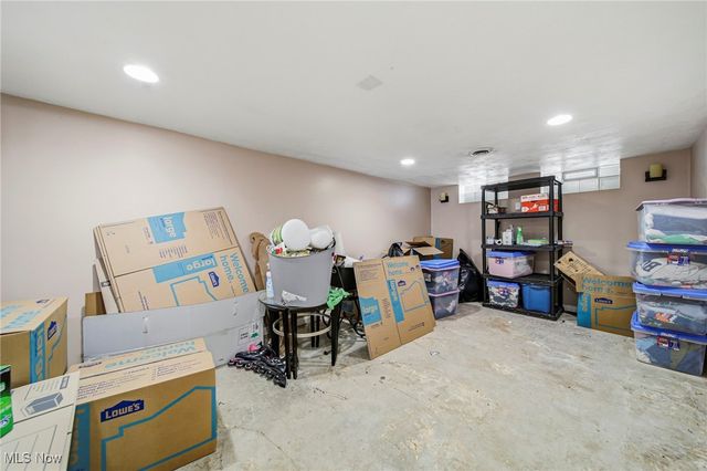 352 E 328th Street, Willowick, OH 44095