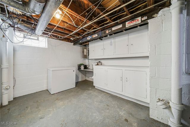 352 E 328th Street, Willowick, OH 44095