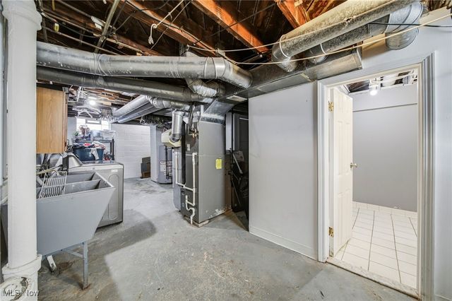 352 E 328th Street, Willowick, OH 44095