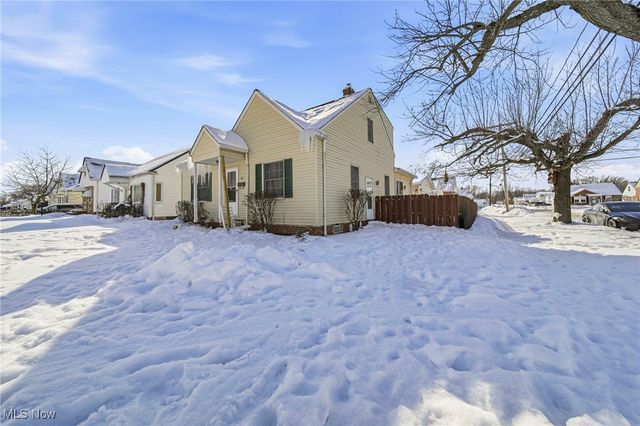 352 E 328th Street, Willowick, OH 44095
