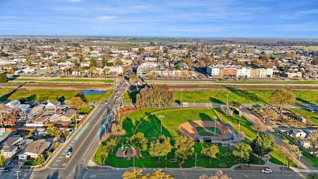 240 3rd St, Galt, CA 95632