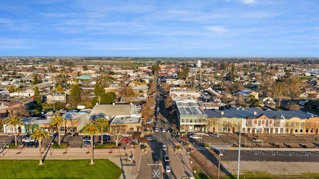 240 3rd St, Galt, CA 95632