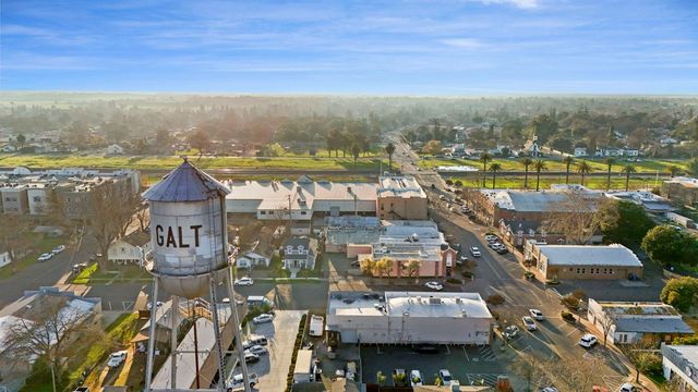 240 3rd St, Galt, CA 95632