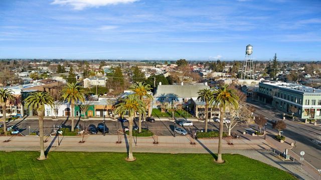 240 3rd St, Galt, CA 95632