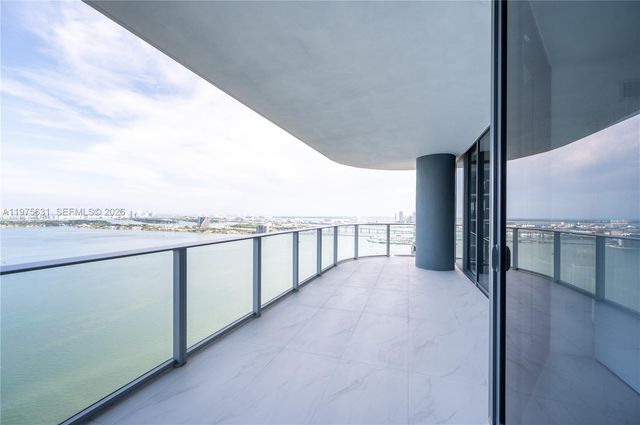 700 NE 24 2807, Miami, FL 33137