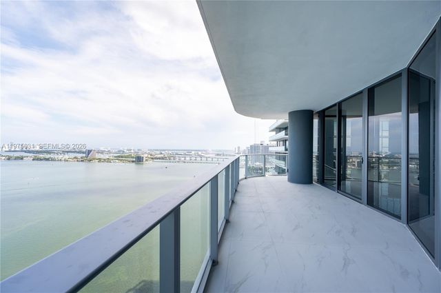 700 NE 24 2807, Miami, FL 33137