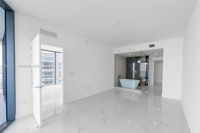 700 NE 24 2807, Miami, FL 33137