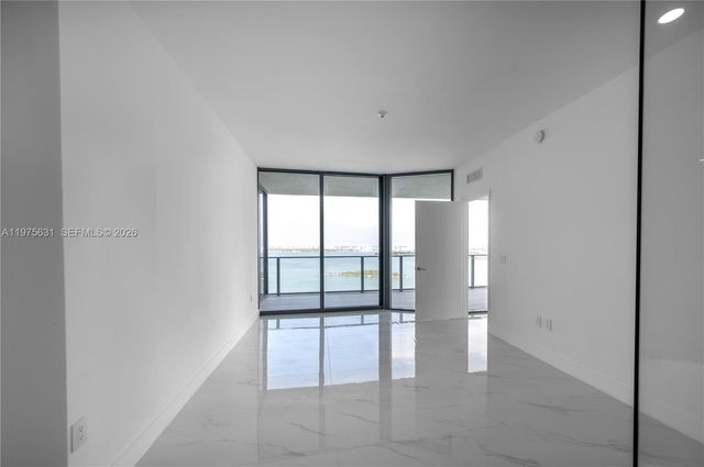 700 NE 24 2807, Miami, FL 33137