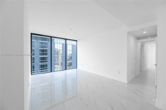 700 NE 24 2807, Miami, FL 33137