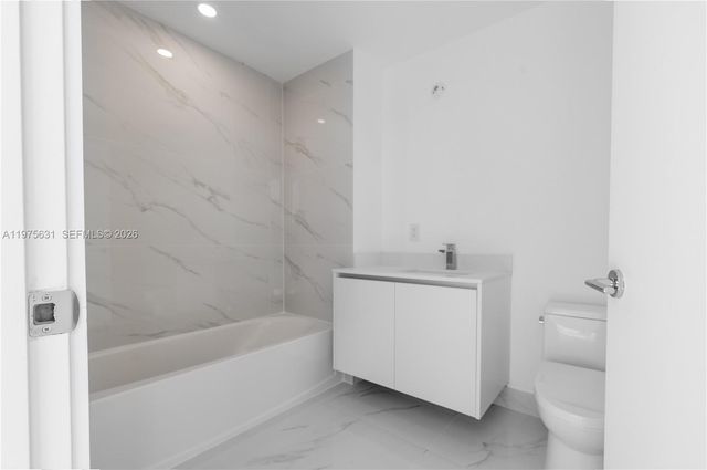 700 NE 24 2807, Miami, FL 33137