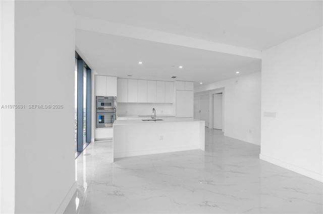 700 NE 24 2807, Miami, FL 33137