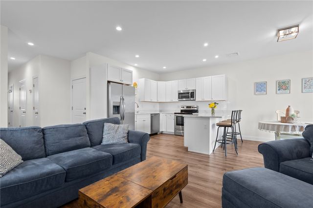 141 Old Main Street B, Lincoln, RI 02838