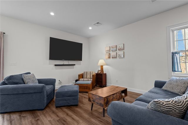 141 Old Main Street B, Lincoln, RI 02838