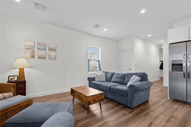 141 Old Main Street B, Lincoln, RI 02838