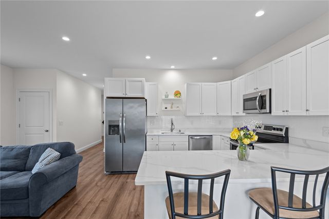 141 Old Main Street B, Lincoln, RI 02838