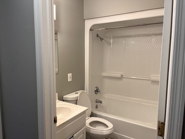 242 Park Avenue 5, Revere, MA 02151