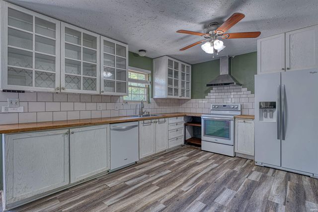 3794 Honeysuckle Drive, Boonville, IN 47601