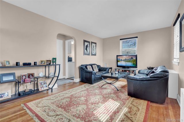 25403 74th Avenue A 2, Glen Oaks, NY 11004