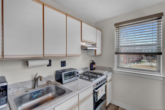 25403 74th Avenue A 2, Glen Oaks, NY 11004