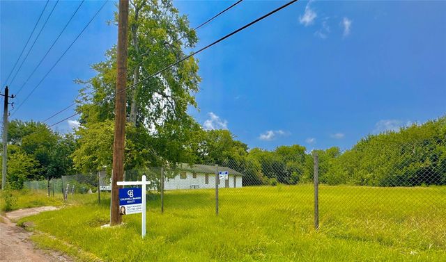 5070 Sunflower Street, Houston, TX 77033