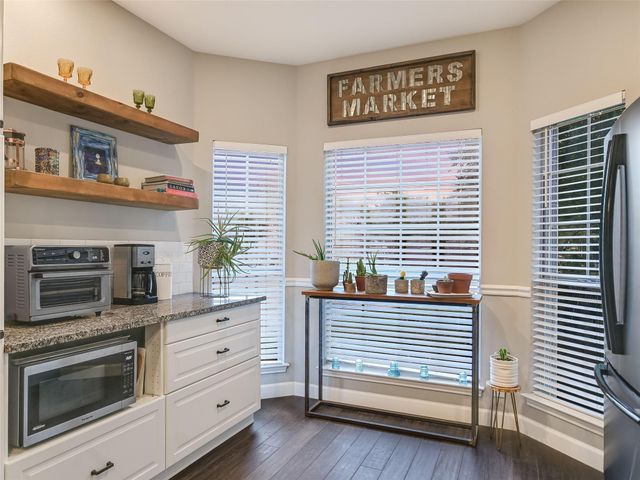 1811 Azalea DR, Cedar Park, TX 78613