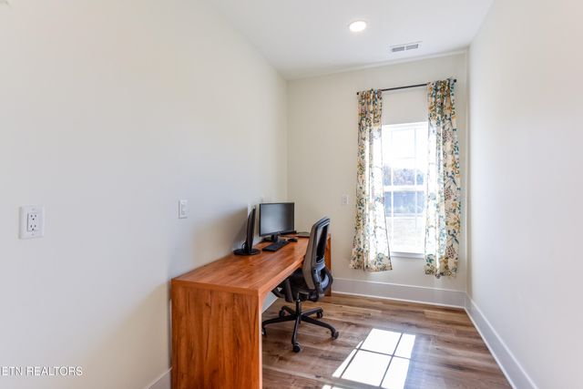 910 Sophie Drive, Greenback, TN 37742