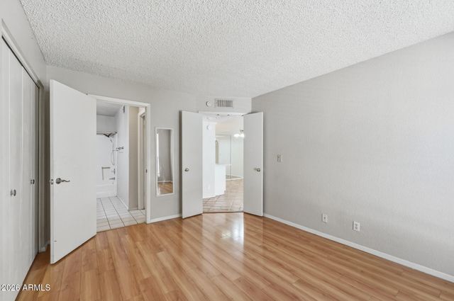 1820 E MORTEN Avenue 111, Phoenix, AZ 85020