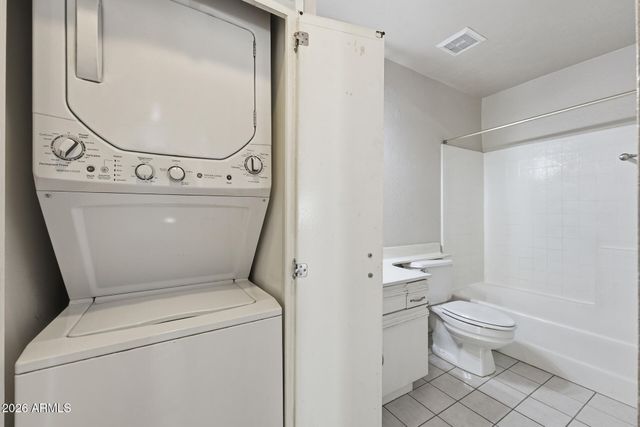 1820 E MORTEN Avenue 111, Phoenix, AZ 85020