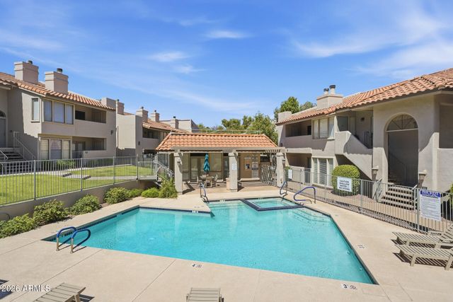 1820 E MORTEN Avenue 111, Phoenix, AZ 85020