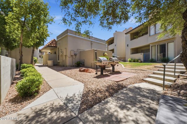 1820 E MORTEN Avenue 111, Phoenix, AZ 85020