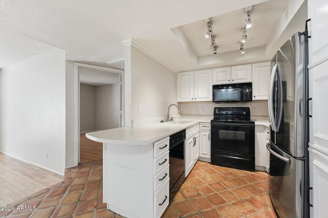 1820 E MORTEN Avenue 111, Phoenix, AZ 85020