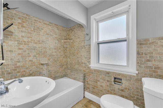 5440 Hollywood Avenue, Maple Heights, OH 44137
