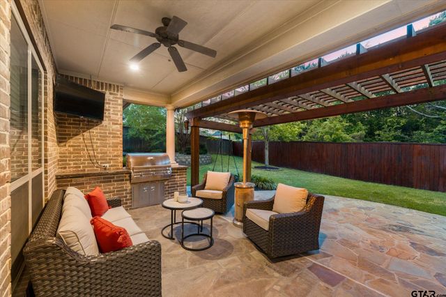 3903 Clarkway Place, Longview, TX 75605