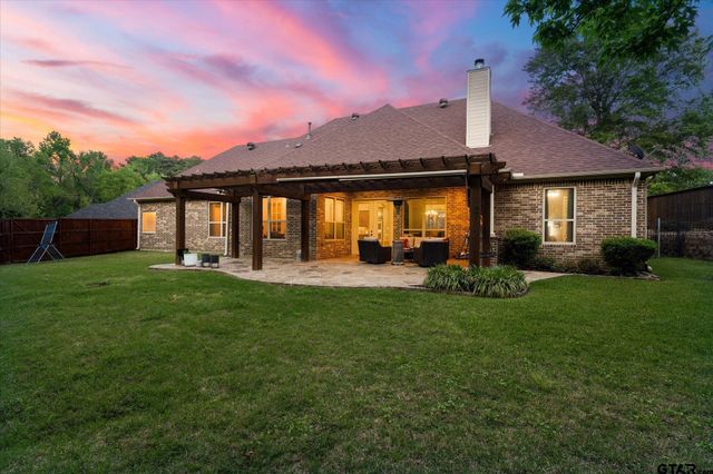 3903 Clarkway Place, Longview, TX 75605