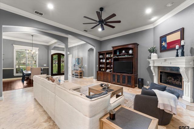 3903 Clarkway Place, Longview, TX 75605