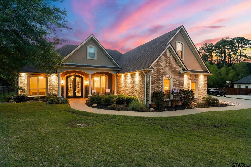 3903 Clarkway Place, Longview, TX 75605