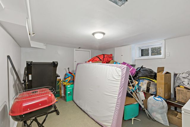 8122 S Kingston Avenue, Chicago, IL 60617