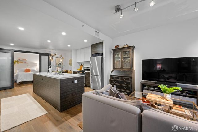 1688 Pine Street W201, San Francisco, CA 94109