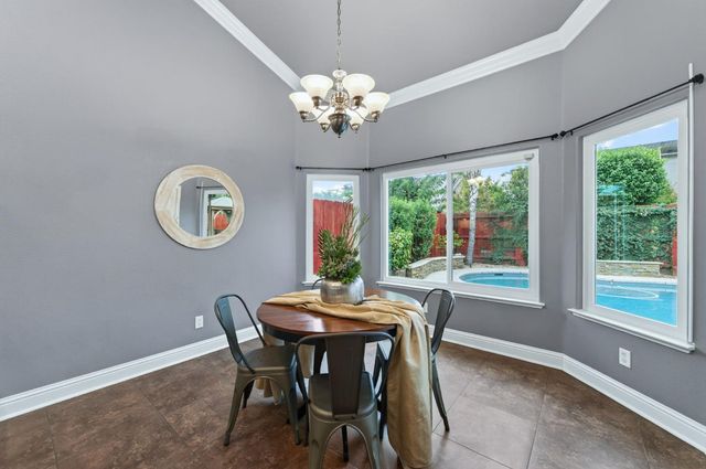 220 W Serena Avenue, Clovis, CA 93619