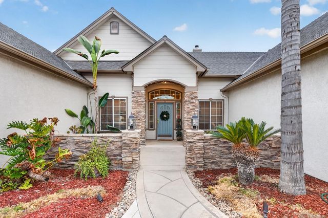 220 W Serena Avenue, Clovis, CA 93619
