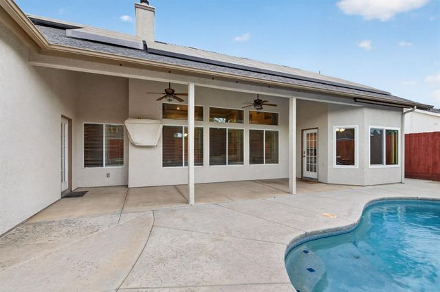 220 W Serena Avenue, Clovis, CA 93619
