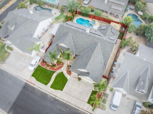 220 W Serena Avenue, Clovis, CA 93619