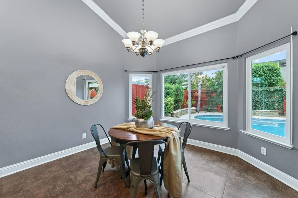 Image 14 of property listing at 220 W Serena Avenue, Clovis, CA 93619