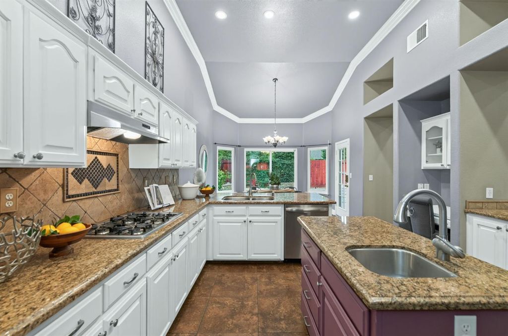 Image 19 of property listing at 220 W Serena Avenue, Clovis, CA 93619